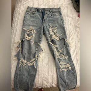 American Eagle Womens Ripped mom jeans